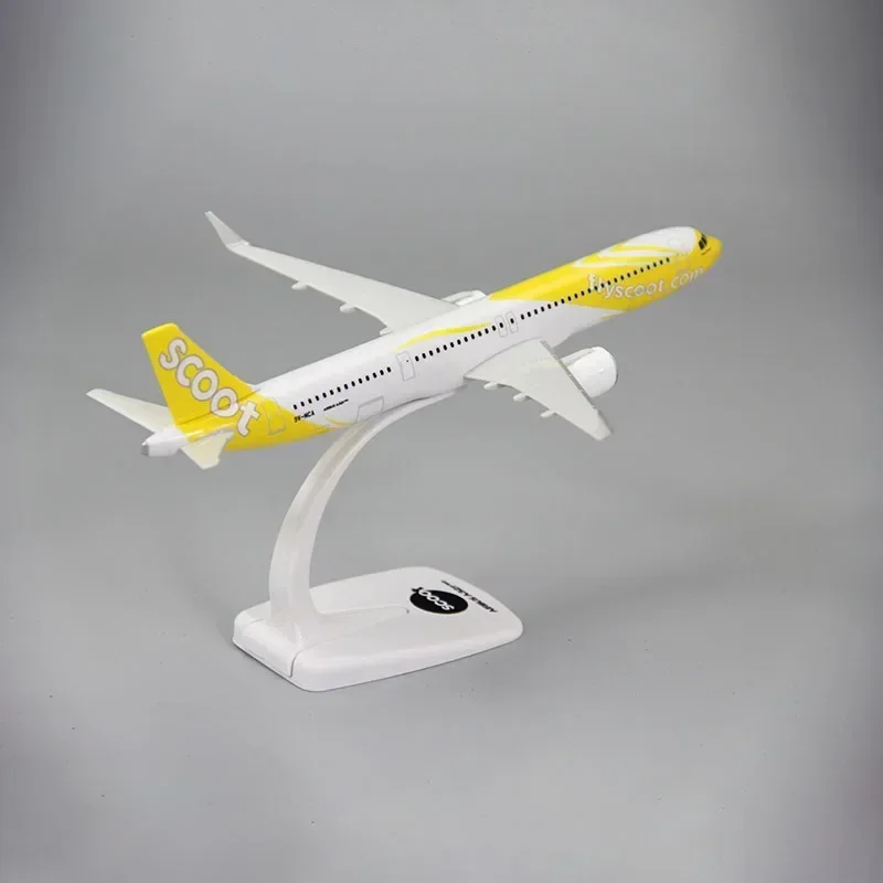 Модель самолета HYINUO A321NEO SCOOT Airlines 1:200 |