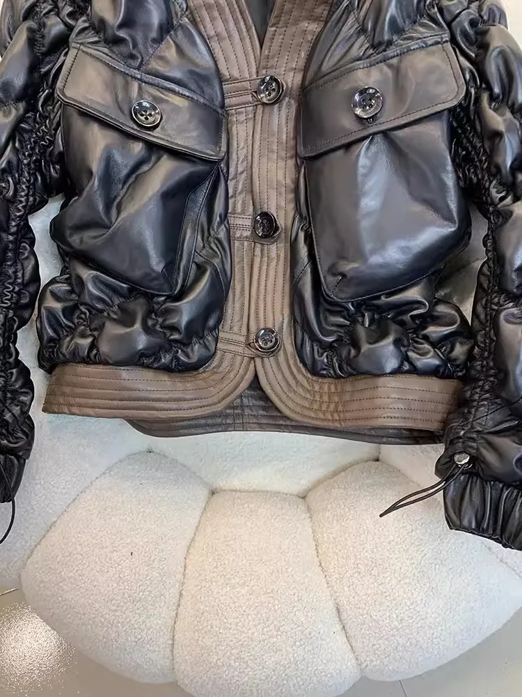 Женская куртка из натуральной кожи с v-образным вырезом