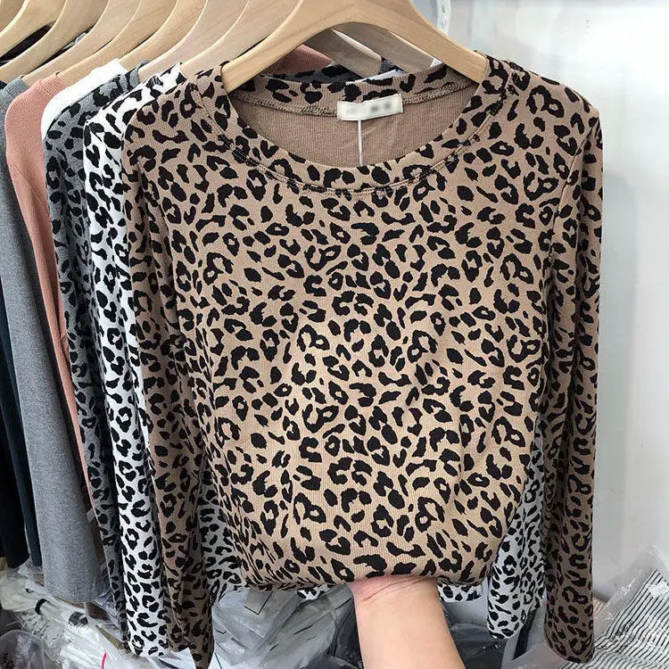 

Underlay women's plush and thick fitting top with long sleeves underneath