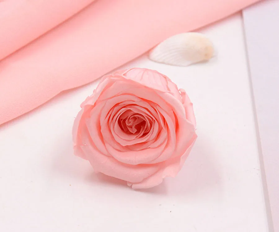 

A grade 3-4cm eternal rose head Home decoration Fresh real flower Natural rose flower for Valentine's Day Flower for holiday