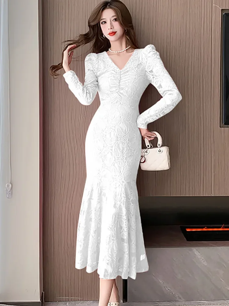 Белое кружевное платье с v-образным вырезом и длинными рукавами женское