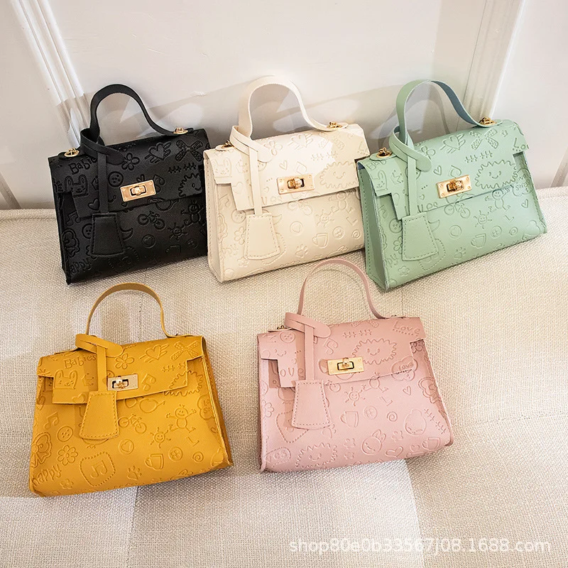 

Urban Simple Ladies Shoulder Bag Fresh Sweet Crossbody Small Square Bag Fashion Trendy Fashionable Personality Kylie Bag