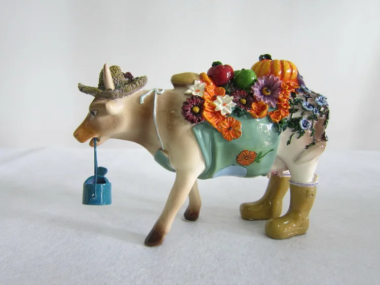 

FRESH AND LOVELY ART HARVEST FESTIVAL ANIMAL ORNAMENTS MILK COW FOR HOME STUDY DECORATIONS