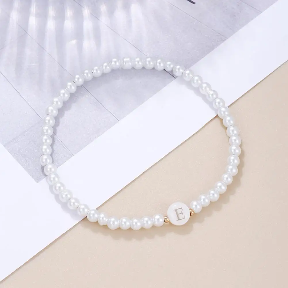 

Chic Women Alphabet Bracelet Faux Pearl Lightweight Even Beads Wrist Bracelet Fine Workmanship Alphabet Bracelet Lady Jewelry