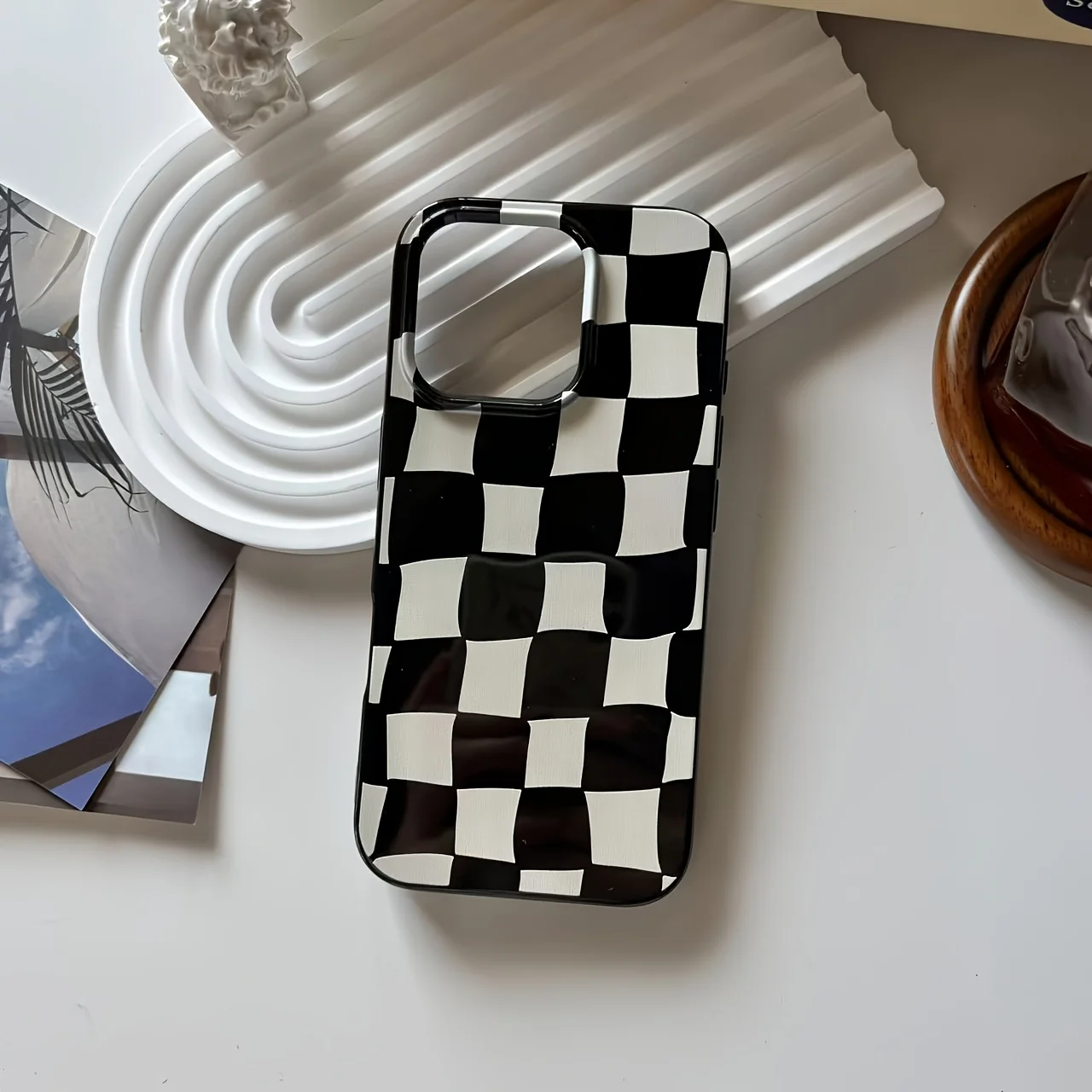 Фото Черно-белый чехол-желе с крупными отверстиями для iPhone 17, 16, 15, 14, 13, 12, 11 и других моделей. Защита от падений. №2