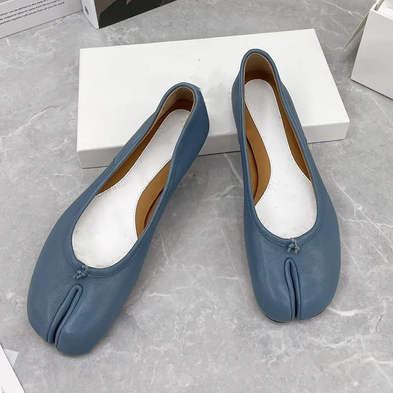 2022 new sheepskin split toe single shoes women's leather flat bottom pig's hoof grandma shoes shallow mouth ballet Lefu shoes