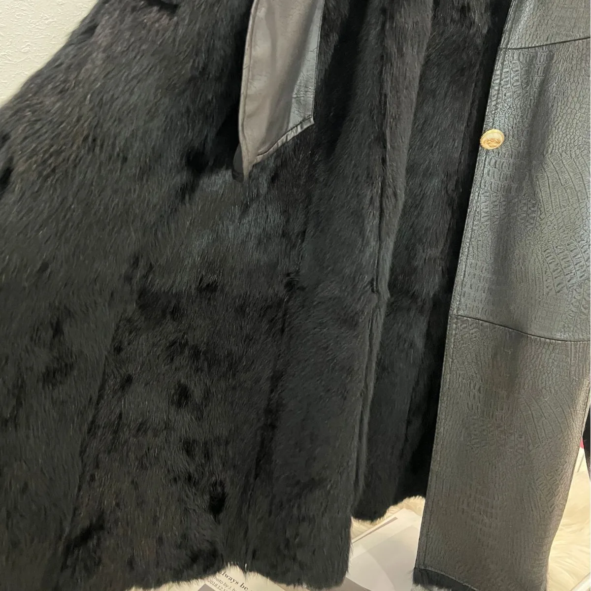 Меховое пальто Haining из кроличьего меха цельное женское длинное приталенное