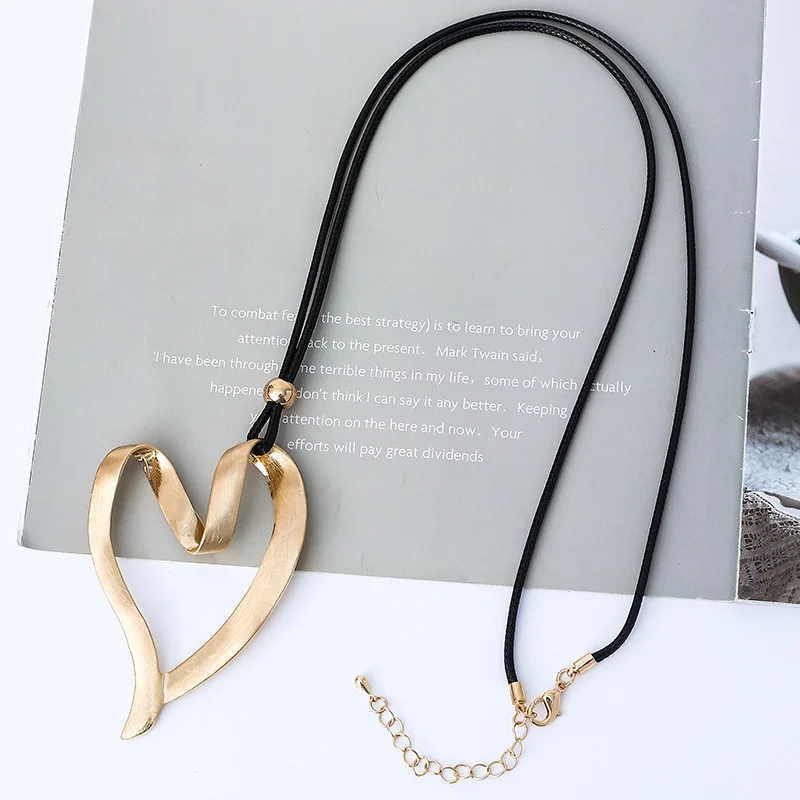 Woman Accessories Heart Suspension Fashion Women Pendants Long Necklaces Gifts Jewelry for Party |