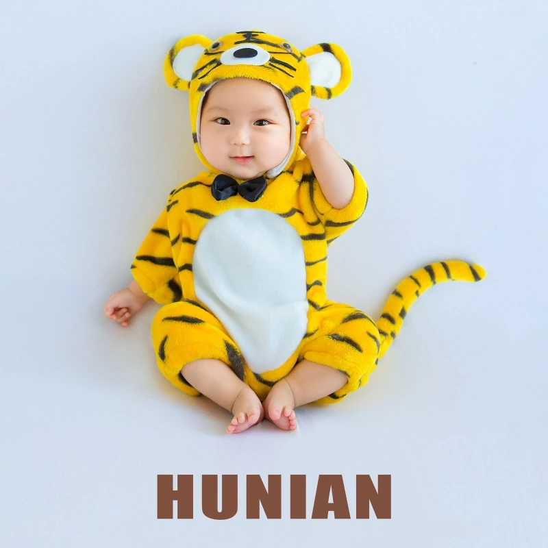 

2 Pcs Newborn Photography Props Outfit Baby Cute Tiger Short Sleeves Romper Hat Set Infants Photo Shooting Bonnet Beanies