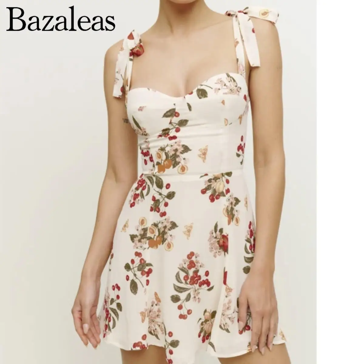 Женское эластичное платье-мини на бретелях с цветочным принтом - купить по