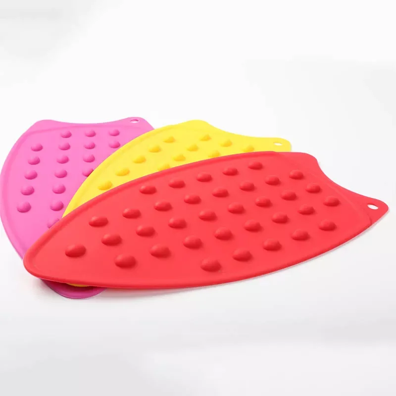 

New Silicone 1 PC Flexible Ironing Blanket Heat-resistant Dotted Bubbled Portable Iron Rest Pads Ironing Board Pad