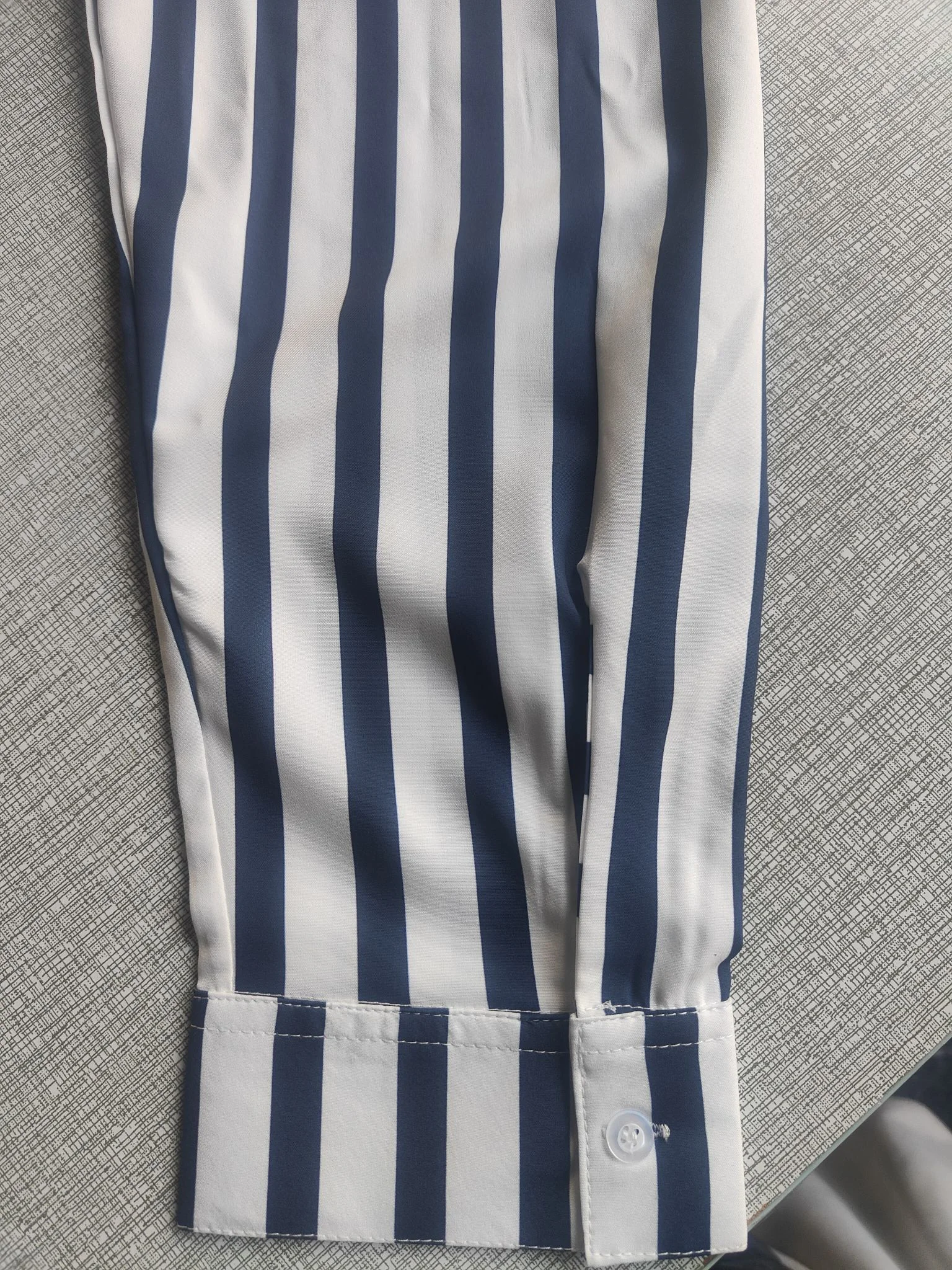Summer comfortable muscle men's shirt 2022 new 3D digital printing casual fashion long-sleeved T-shirt striped cardigan top
