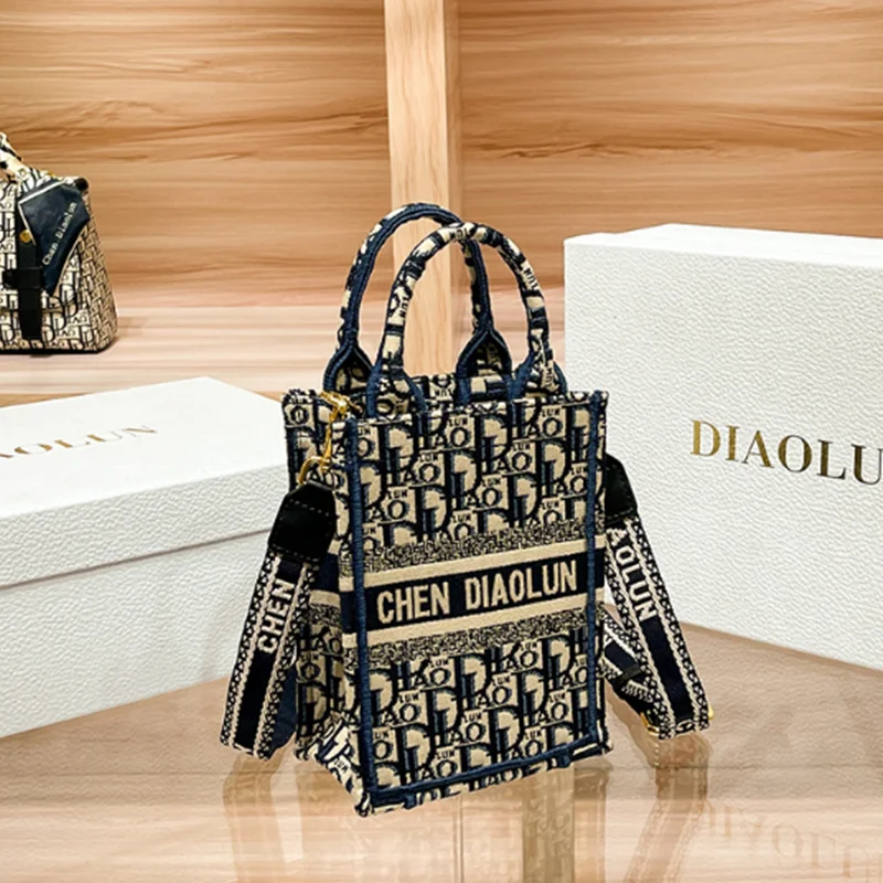 Новинка 2024 женская маленькая сумка-тоут с вышивкой сумка через плечо женские