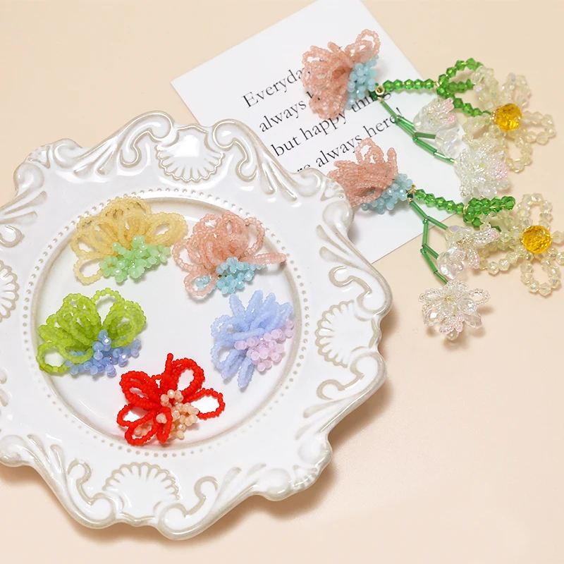

1pcs Sweet And Cute Ins Beaded Crystal Braided Flower Patch Diy Handmade Earrings Hairpin Accessories Pendant Material Charms