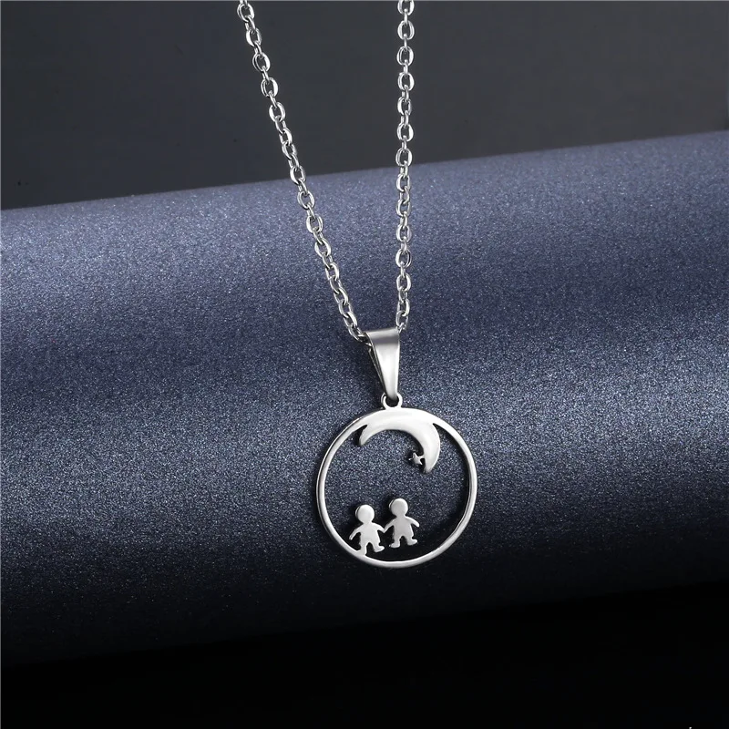 

Personalized Necklace Moon Star Child Family Gift For Women Man Boy Girl Kid Pendant Stainless Steel Jewelry