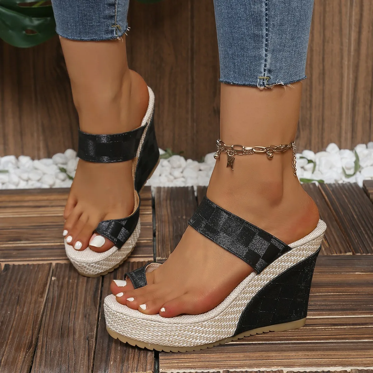2025 New Sexy Wedge Fashion Slippers Fashionable Casual Round Toe Thick Bottom Shallow Mouth Silver Black High Heel Sandals
