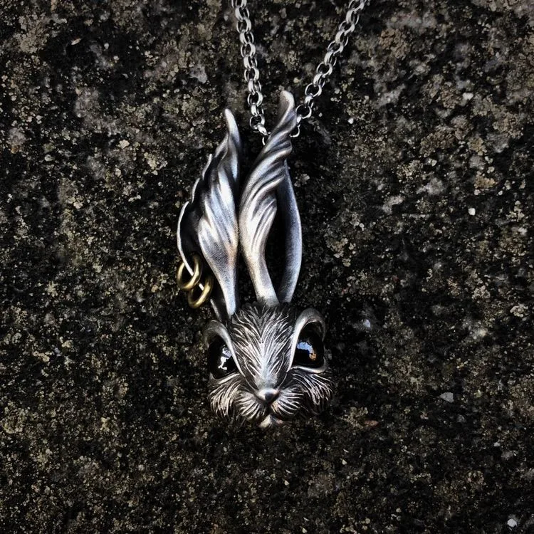 

Personality Silver Plated Rabbit Necklace for Punk Gothic Necklace Cool Long Chain Hip Hop Jewelry Unisex Crystal Necklace Gifts