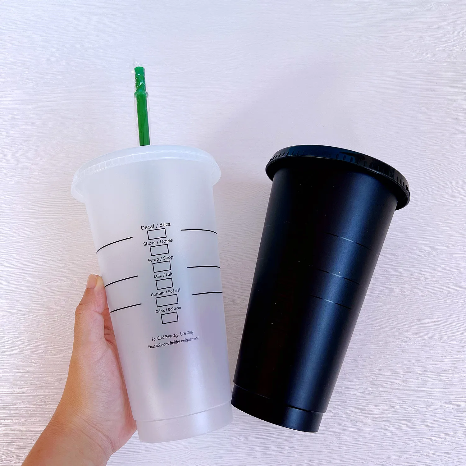 

710ml Black White Straw Cup With Lid With Logo Color Change Coffee Cup Reusable Cups Plastic Tumbler Matte Finish Coffee Mug