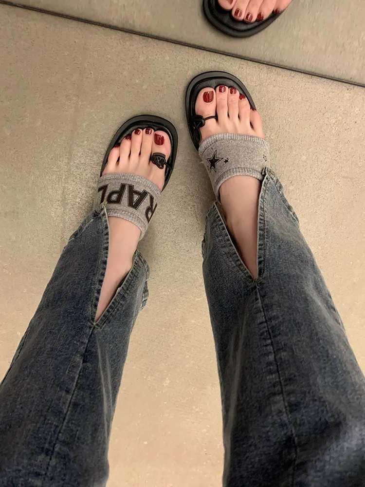 

Сандалии женские из эластичной ткани, на квадратном каблуке, с закрытым носком