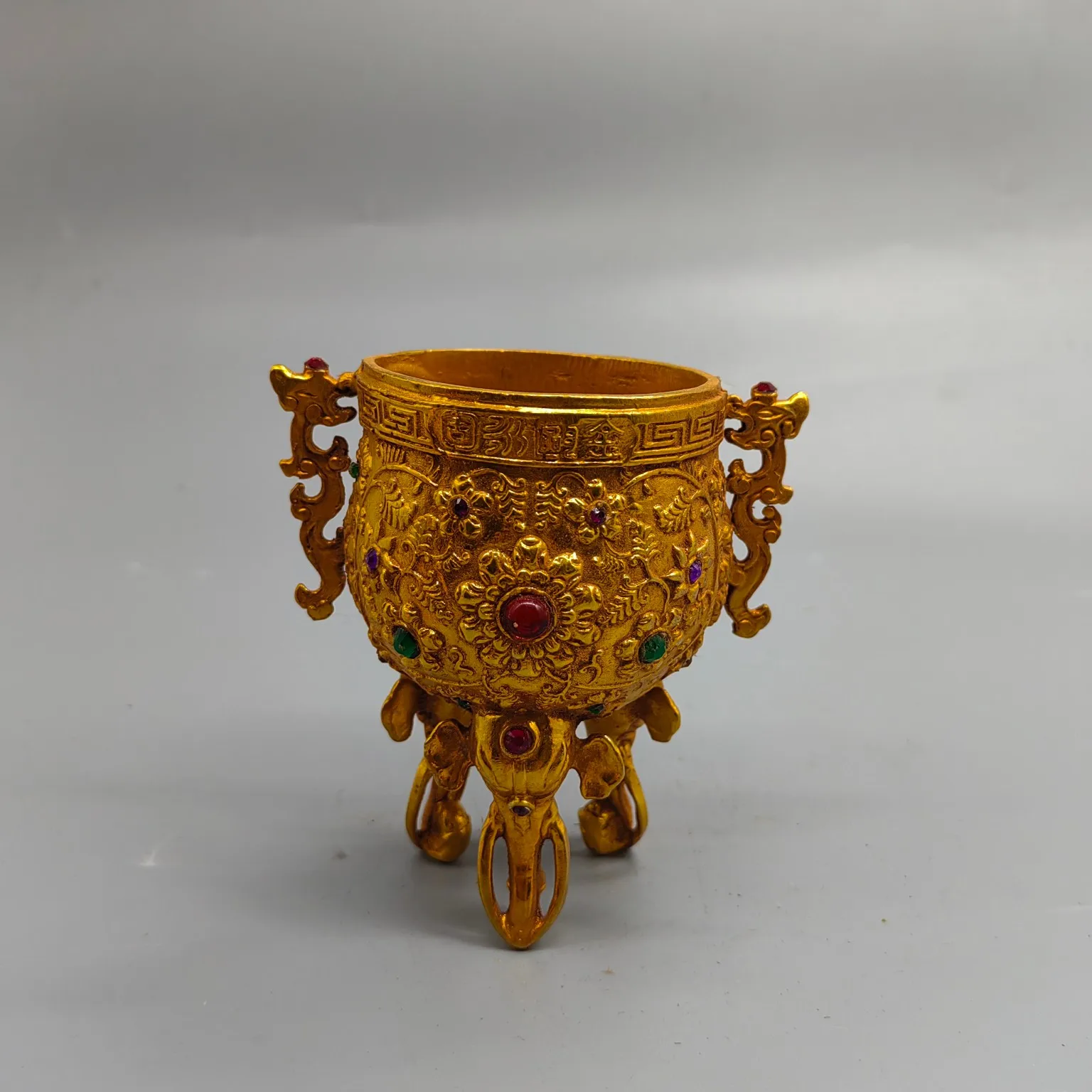 Изысканные позолоченные украшения из чистой меди с изысканным внешним видом