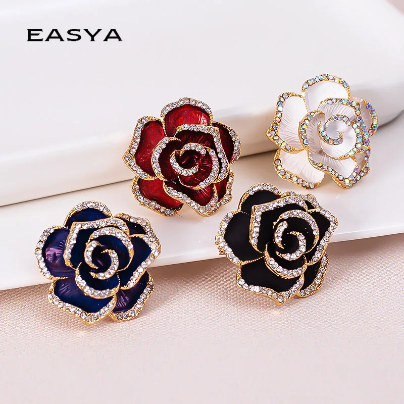 

Luxury Vintage Rose Flower Brooch Red White Sasanqua Pearl Gold Brooches Rhinestone Alloy Plant Enamel Lady Party Safety Pins