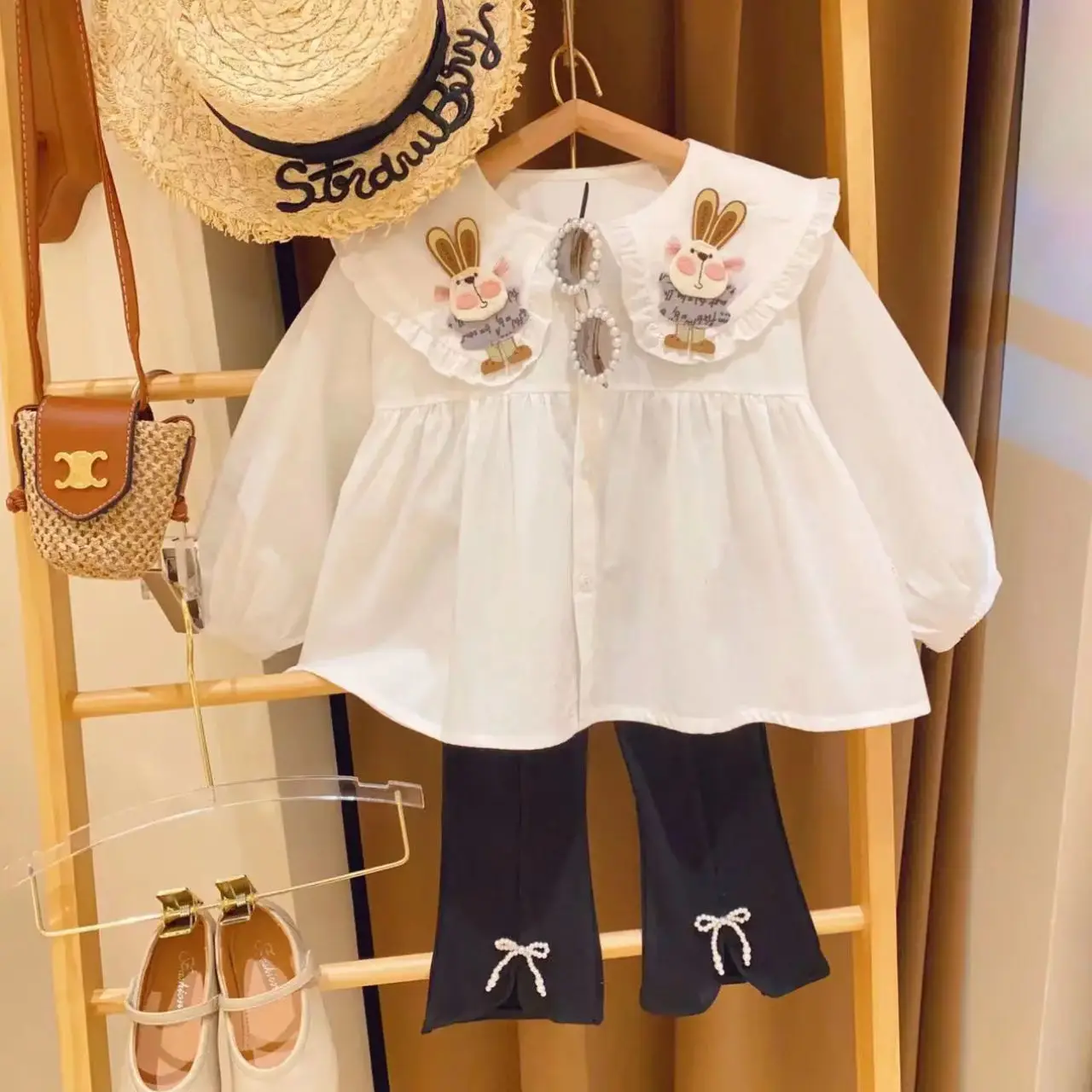 

Детская одежда для девочек, рубашка с большим отложным воротником с вышивкой из мультфильма, белая рубашка с 3d кроличьим Кроликом, Корейска...