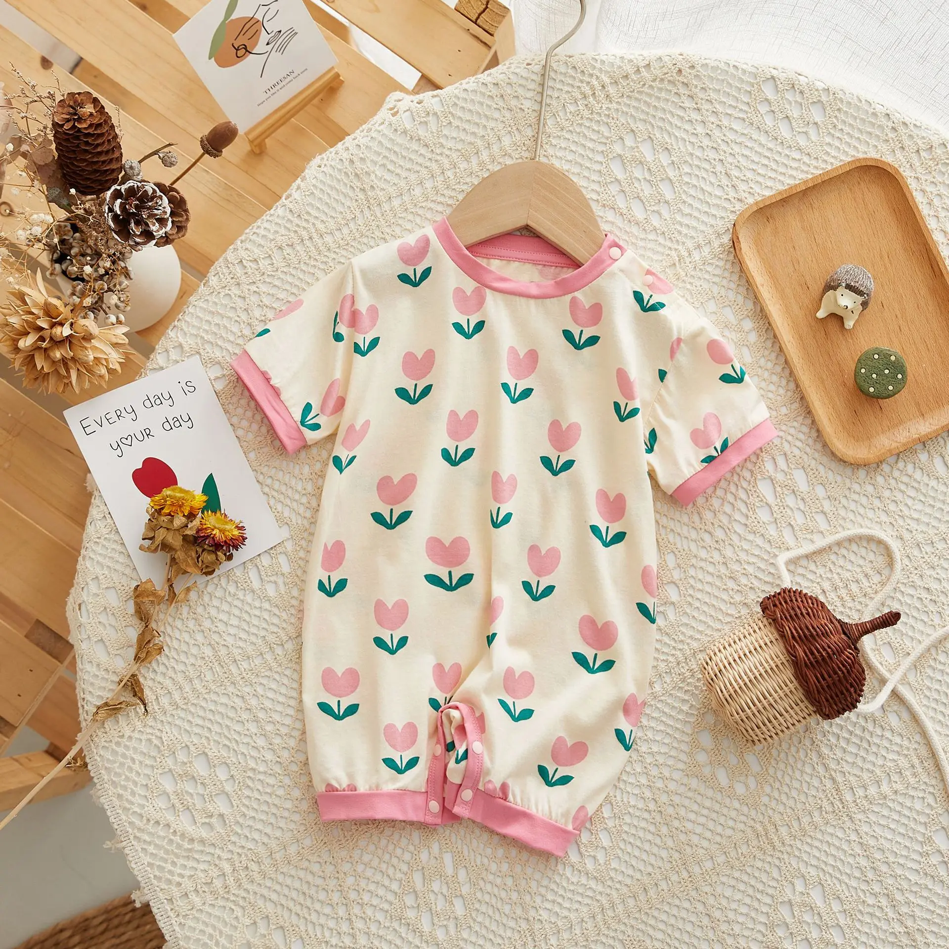 

Baby clothes 22 summer new thin section short-sleeved men's and women's baby clothes cotton baby romper baby onesie