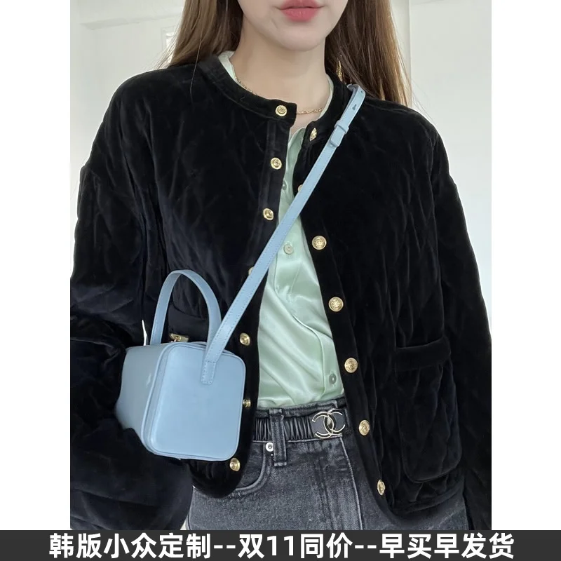 

2022 new portable small square bag niche design premium leather