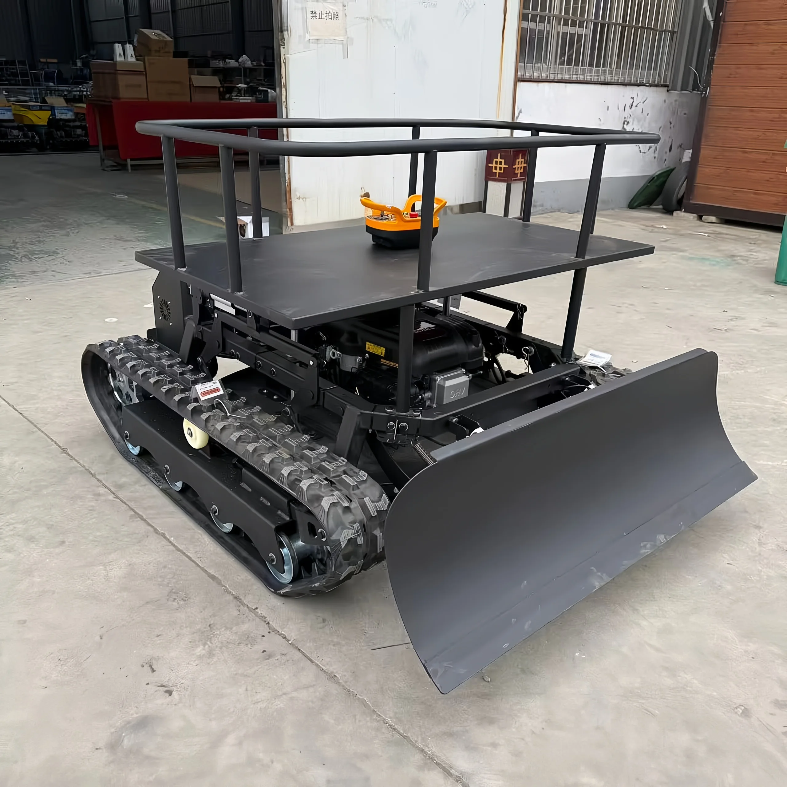 Газонокосилка с дистанционным управлением Custom Remote Control Lawn Mower 55 °   Электрический кусторез для работы на склонах с регулировкой высоты и шириной среза 800 мм (art.: 3920dc9b44992) - 3920dc9b44992