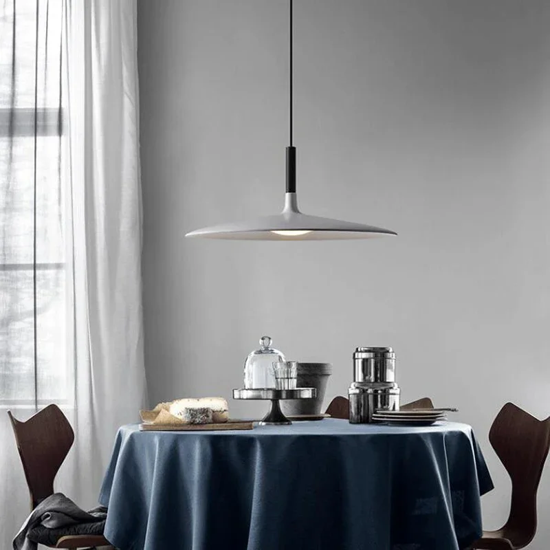 

Скандинавская дизайнерская Минималистичная ресторанная люстра, современная простая креативная лампа в виде НЛО для бара, столовой, стола