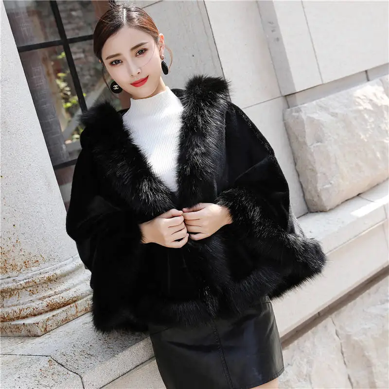 

2023 New Fur Cape White Cloak Faux Fox Imitation Mink Coat Winter Warm Overcoat Women Outerwear Thickening Shawl Black White Red