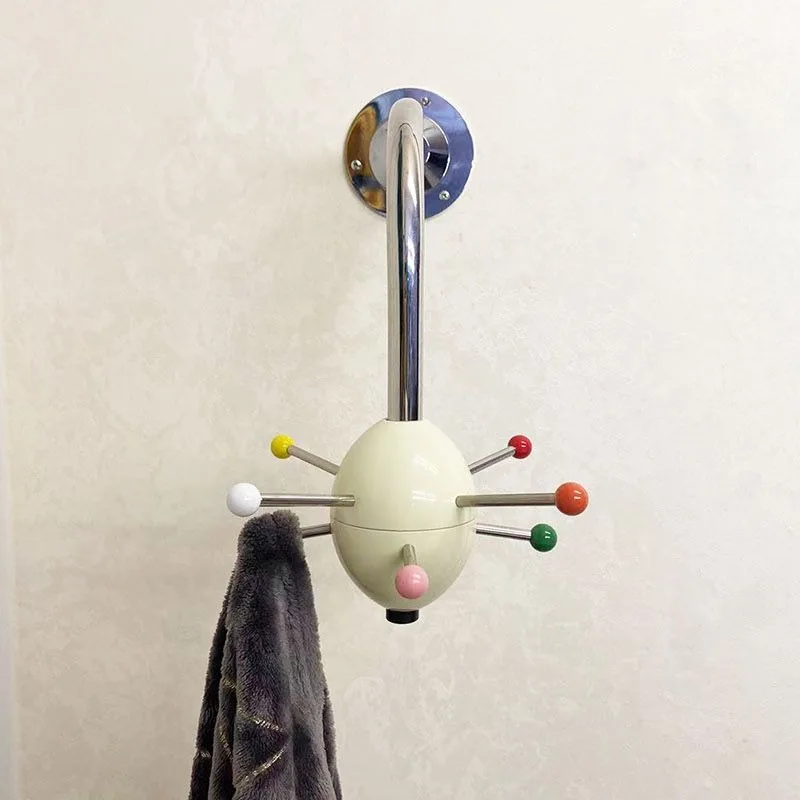 Настенная вешалка для одежды в винтажном стиле