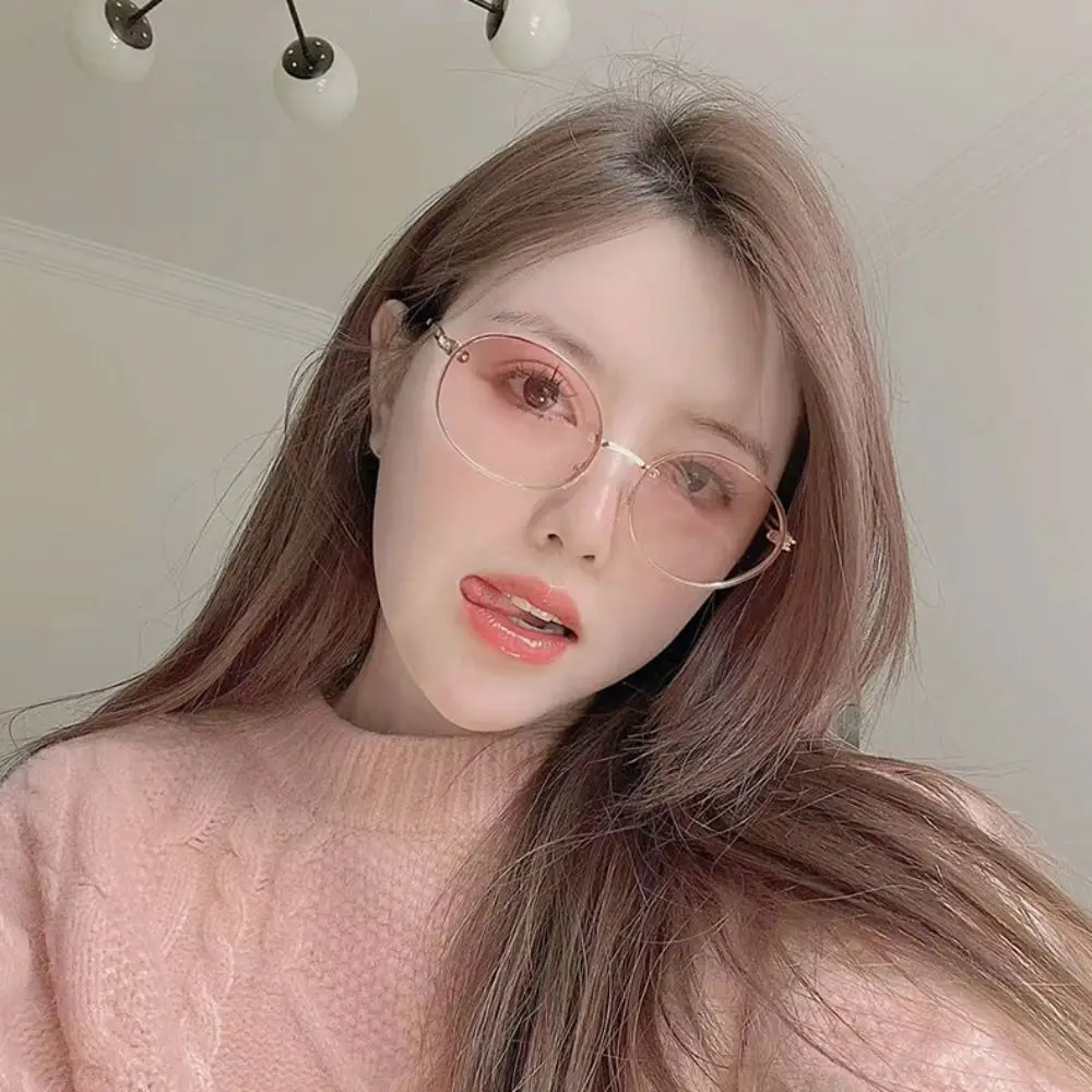 Солнцезащитные очки в овальной оправе стиле ретро