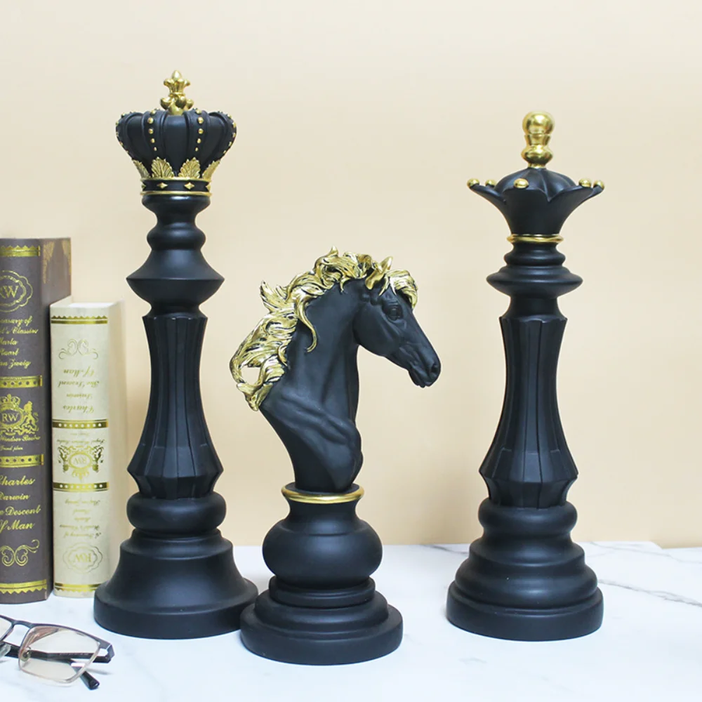 

Nordic Resin Chess Statue Home Ornaments Black and White Chess Pieces King and Queen Living Room Decoration
