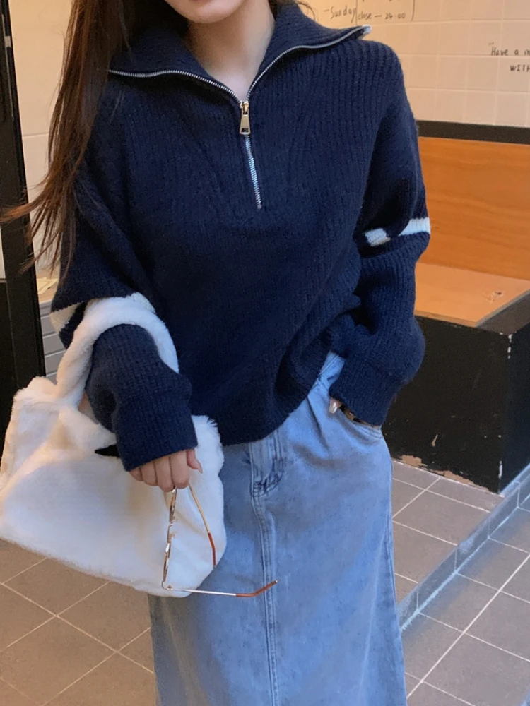 Рисунок 4 - Женский трикотажный свитер на молнии