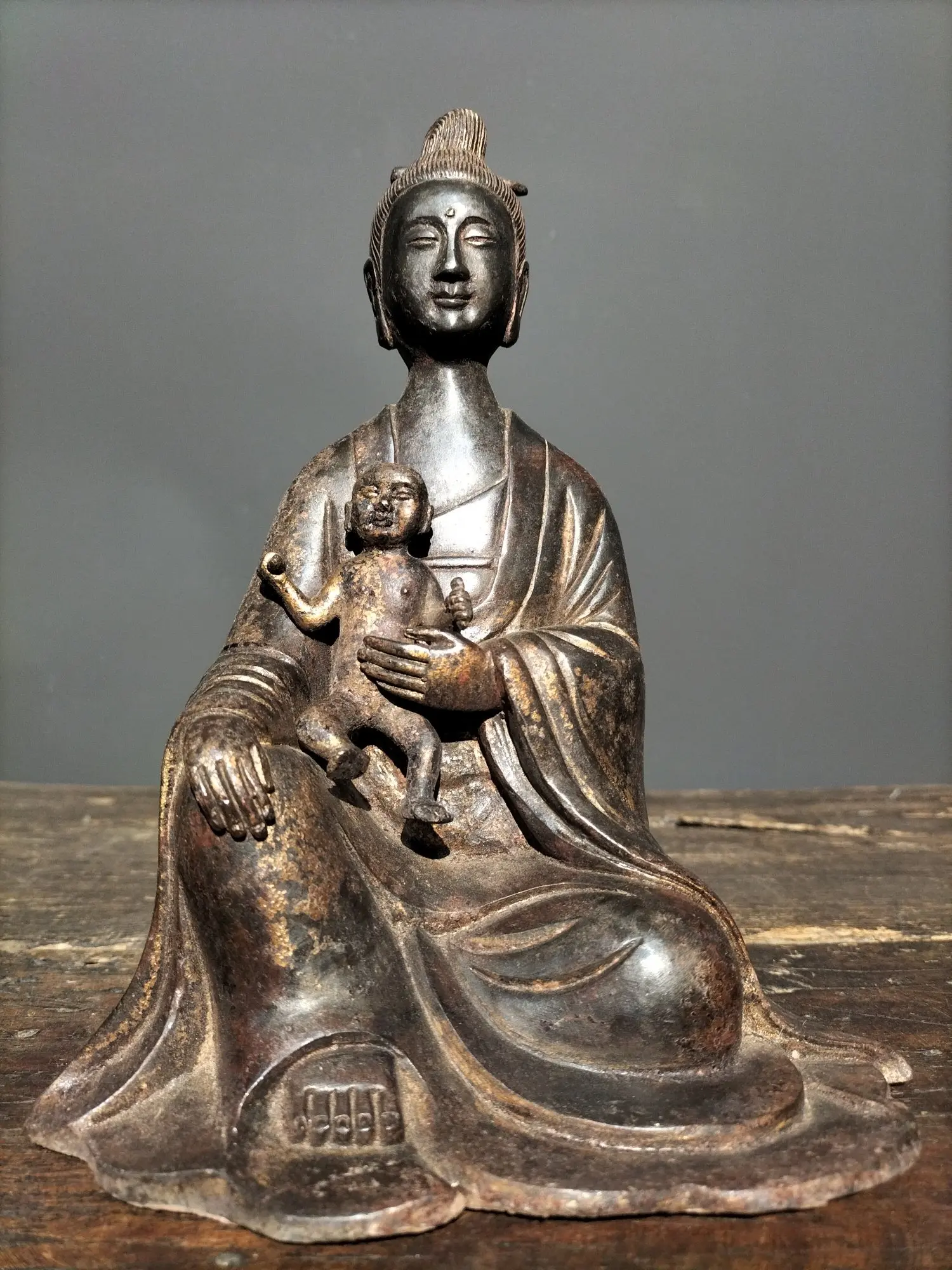 

9" Tibetan Temple Collection Old Bronze Cinnabar send child Guanyin Bodhisattva Sitting Buddha worship buddha Town house
