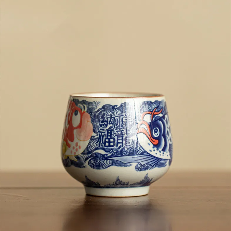 

Керамическая чашка BRTRINBSY TEA с рыбой