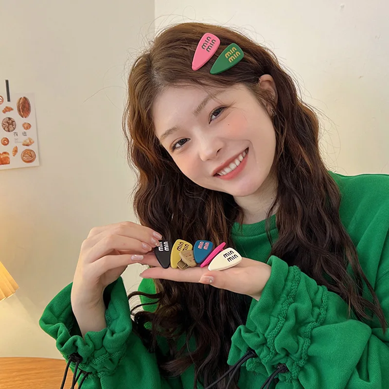 Симпатичная заколка для челки с боковым зажимом во французском стиле