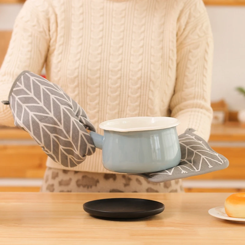 

Cotton Linen Heat Resistant Gloves and Mats Anti-scald Non-Slip Oven Mitts Kitchen Oven Gloves for Cooking Kitchen Accessories