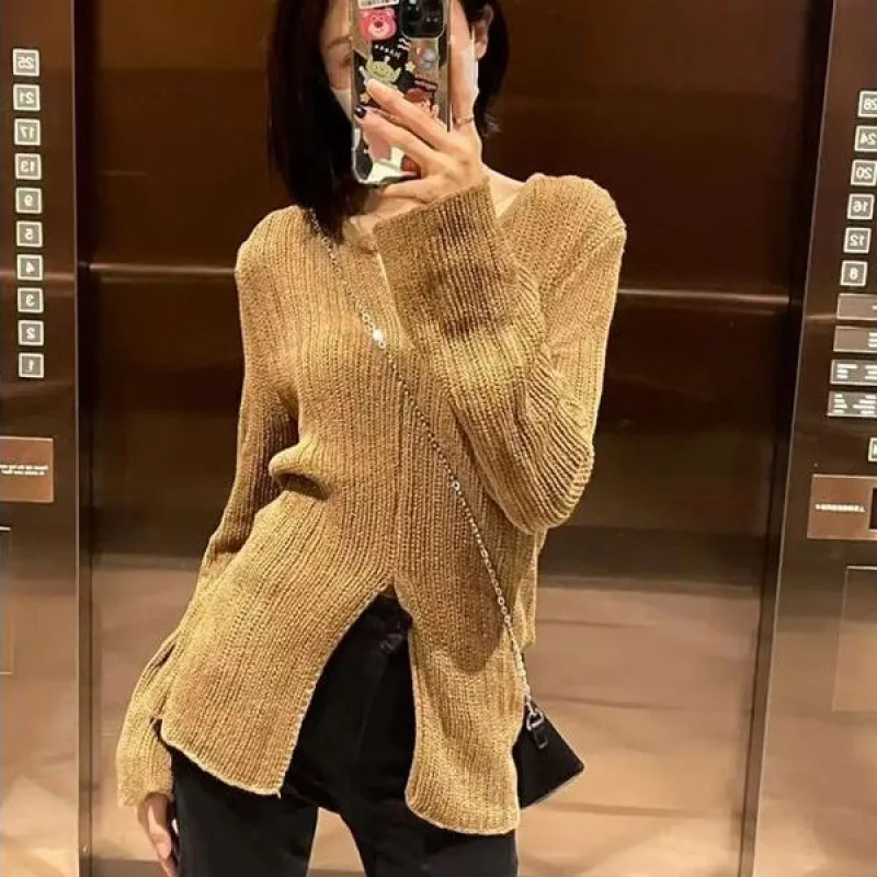 Рисунок 2 - Женская трикотажная рубашка с длинным рукавом