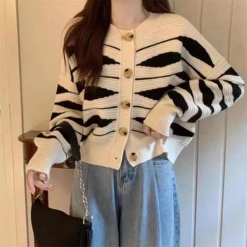 

New striped sweater for women autumn design sense knitted cardigan versatile languid style jacket women