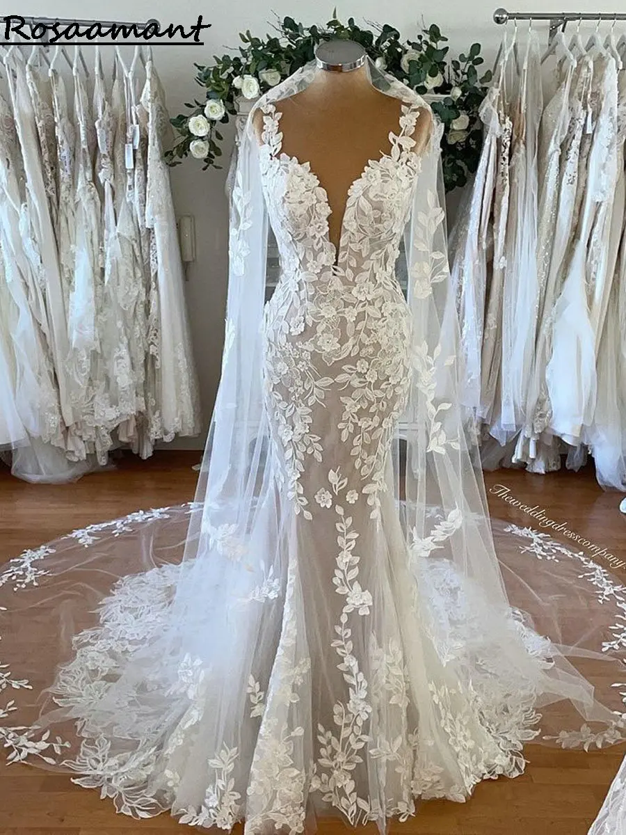 

Spaghetti Straps Mermaid Wedding Dress Deep V-Neck Appliques Lace Bridal Gowns