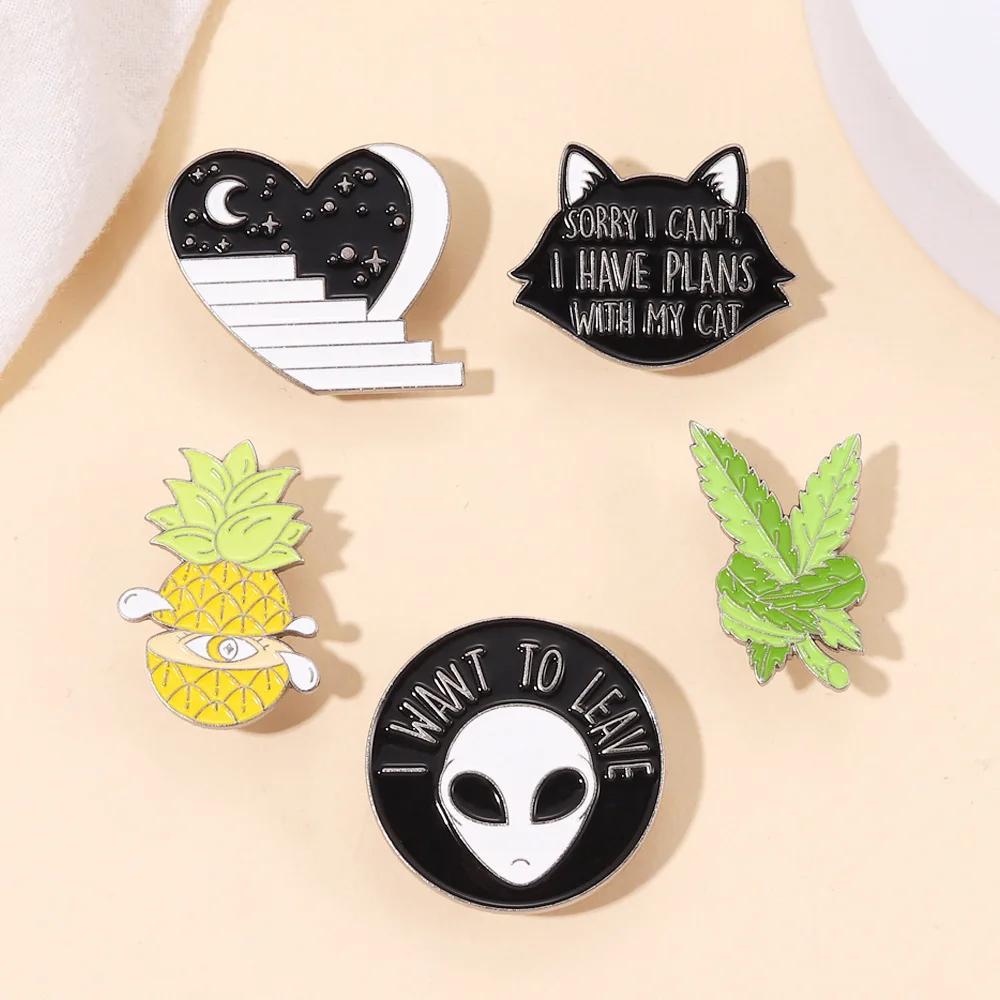 

Cartoon Pineapple Green Love Leaf Cat Alien Pins Accessories Clothing Backpack Alloy Brooch Enamel Lapel Pins Badge Wholesale