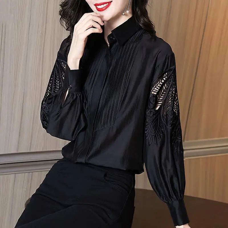 

Spring and Autumn Blouse Female New Style Western Design Sense Retro Black Shirt Bubble Long Sleeve Hollow Shirt Women Tops