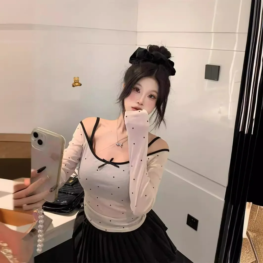 Лето 2023 новая футболка в горошек с открытыми плечами укороченный топ длинными