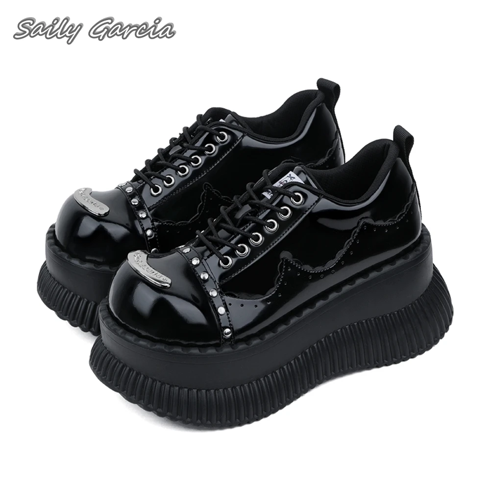 Ботильоны глянцевые в стиле панк с металлическим украшением модные ботинки на