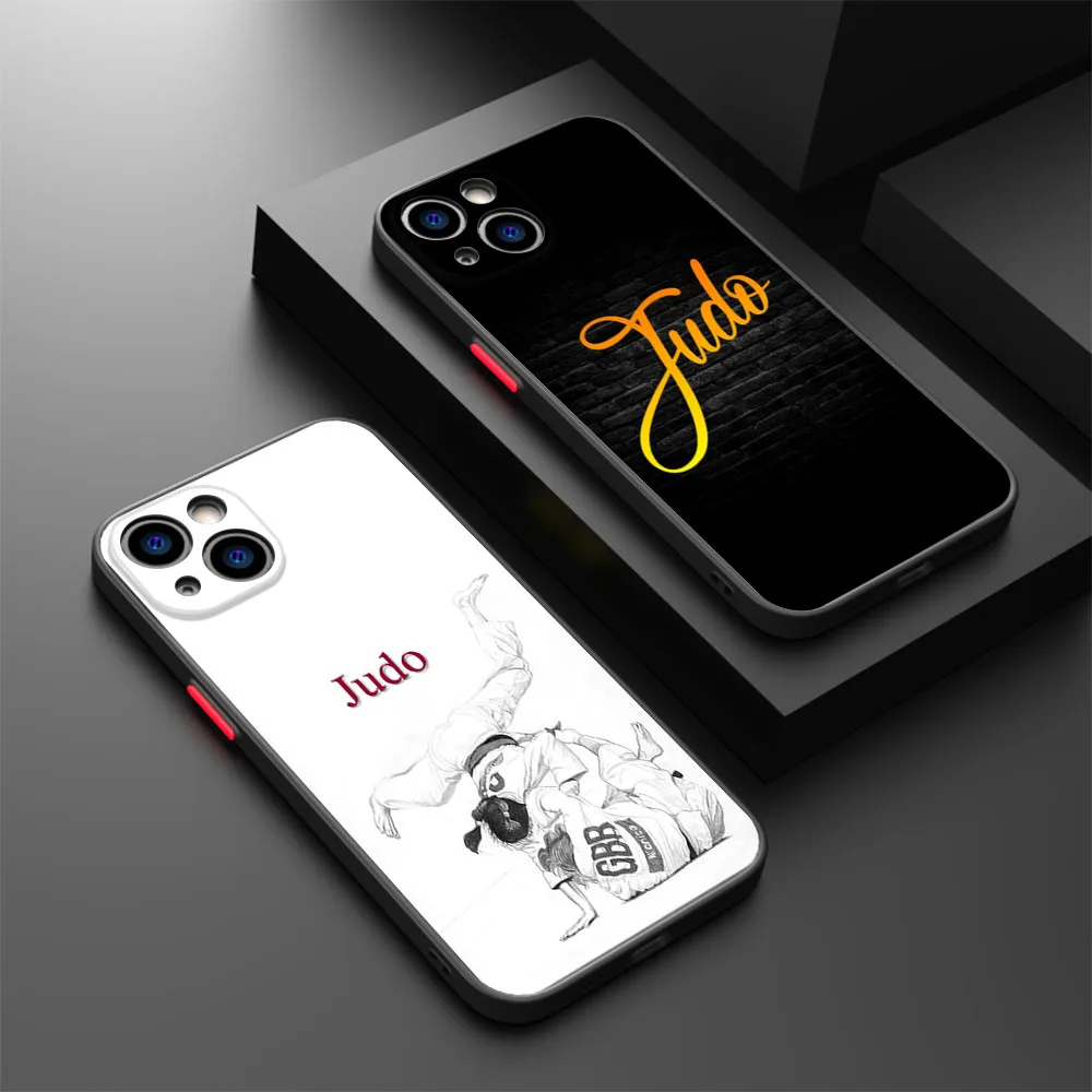 Чехол для телефона iPhone 14 13 12 Mini 11 15 Pro XS Max X XR SE 7 8 6S Plus Karate Judo Muay Thai прозрачный