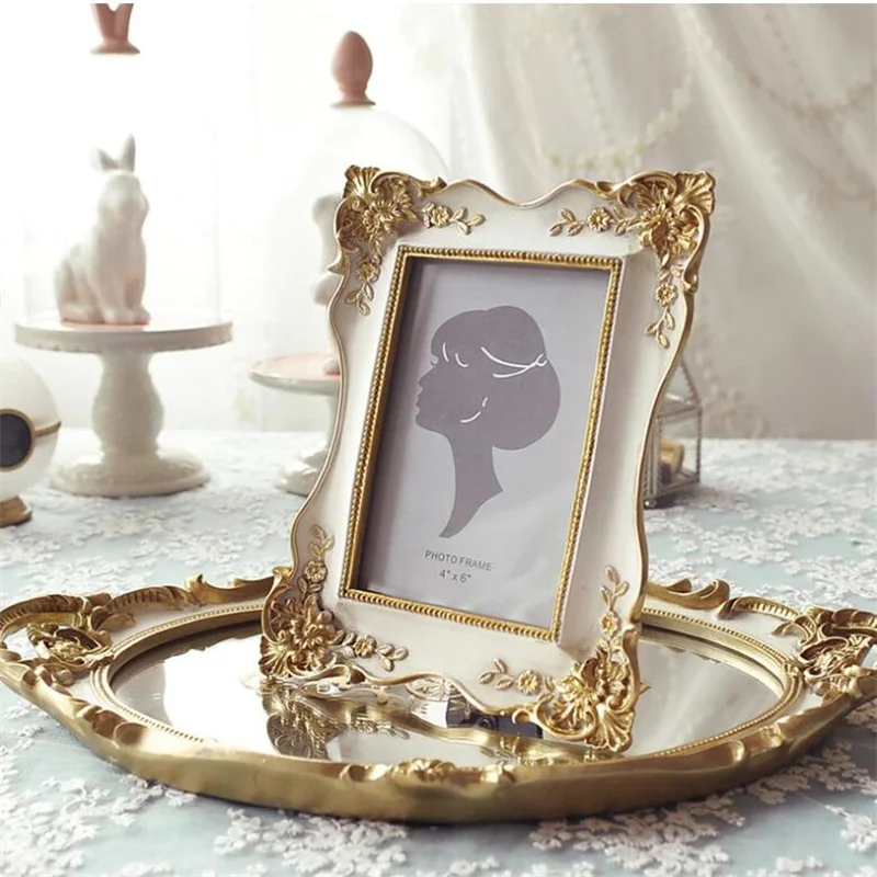 

Embossed Photo Frame Creative Table European Painted Gold Resin Relief Sculpture Photo Frame 6 Inch Picture Frame Home Decor