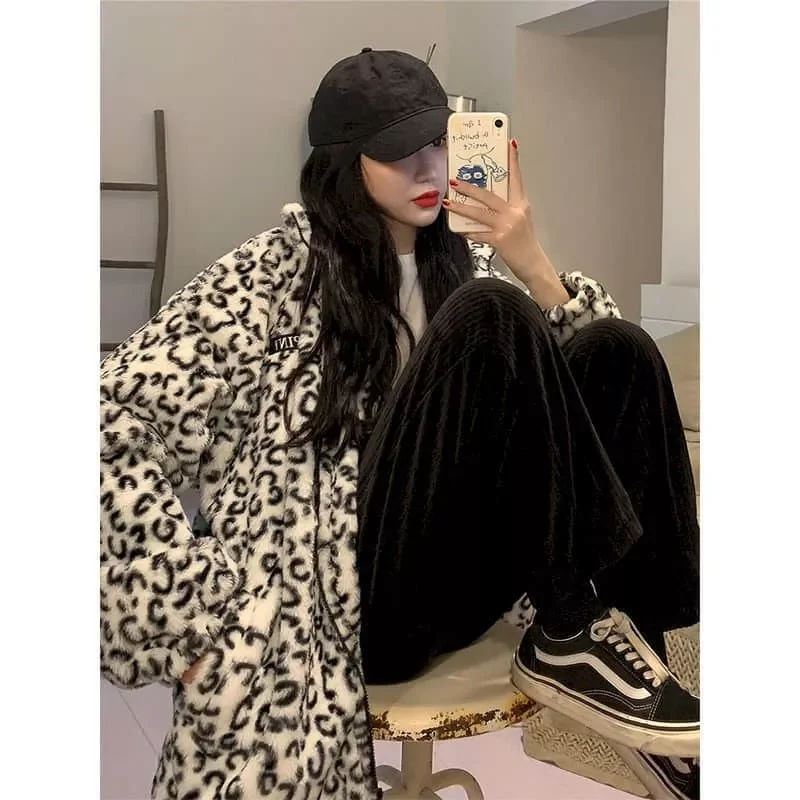 

Пальто в стиле Харадзюку с леопардовым принтом для мужчин и женщин, новинка сезона осень-зима 2022, пушистая Свободная Женская Студенческая к...