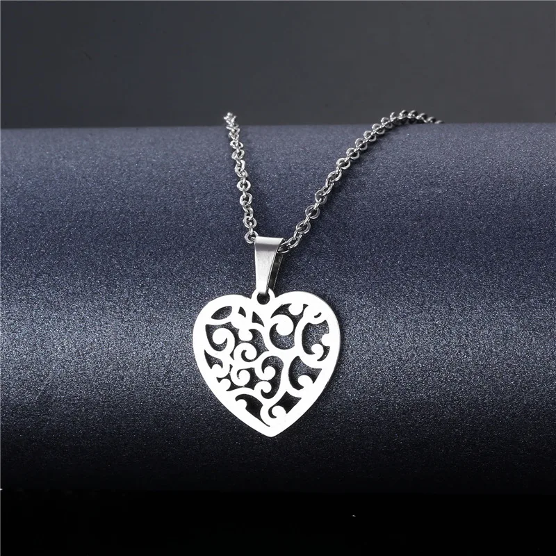 

Sweet Cutout Love Heart Choker Necklace Statement Girlfriend Gift Cute Silver Color Stainless Steel Necklace Jewelry